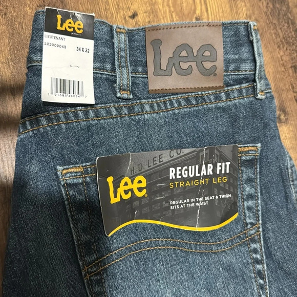 NWT Lee Lieutenant Regular Fit Straight Leg Men’s Jeans. 34x32. Great Gift! - Picture 2 of 8